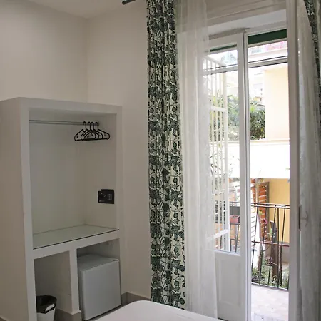 Living Bed & Breakfast 4*